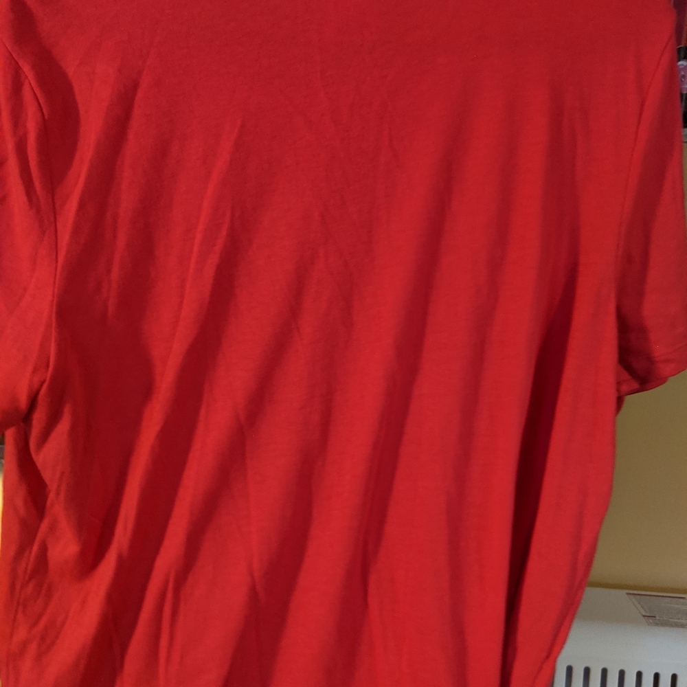 Red tee